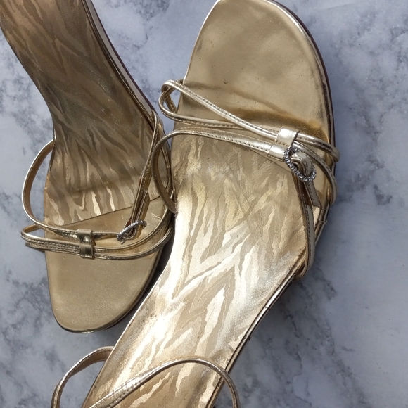 Heels - Picture 2 of 4